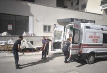 İskenderun’da Asansör Makarına Ayağı Sıkışan Genç Yaralandı