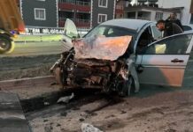 Antakya’da otomobille minibüsün çarpıştığı kaza 11 kişi yaralandı