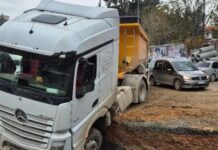 Antakya’da Kamyon Doğal Gaz Borusuza Zarar Verdi