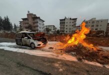 Hatay Antakya’da Doğalgaz Kaçağı Nedeniyle Araç Yangını