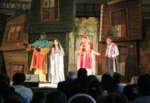 ÜNLÜ OYUNCU KÜÇÜKAYVAZ VE EKİBİ HATAY’DA SAHNE ALDI